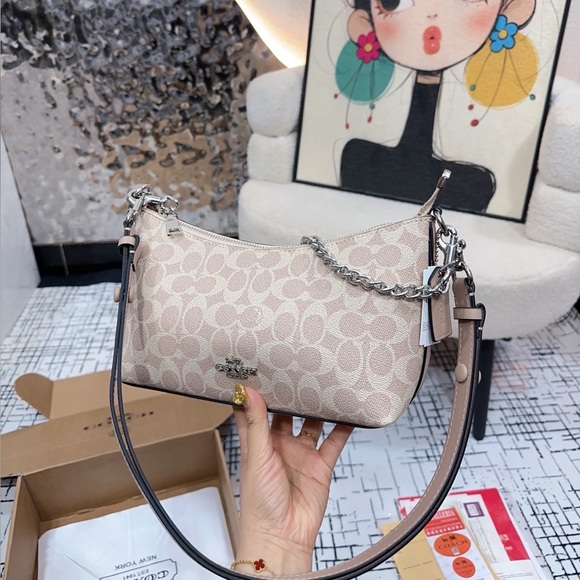 Coach Handbags - Coach Caitlin Chain Bag Black Shoulder Crossbody Chic